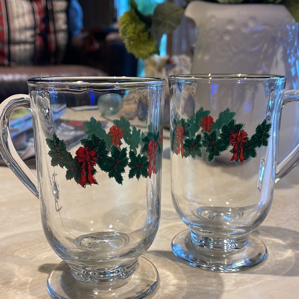 2 Christmas mugs 🎄